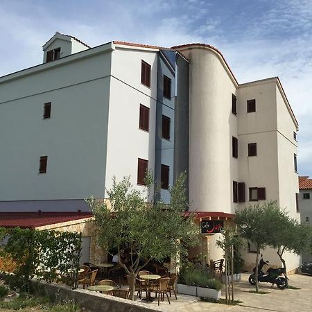 Apartments Villa Cherry Novalja Luaran gambar