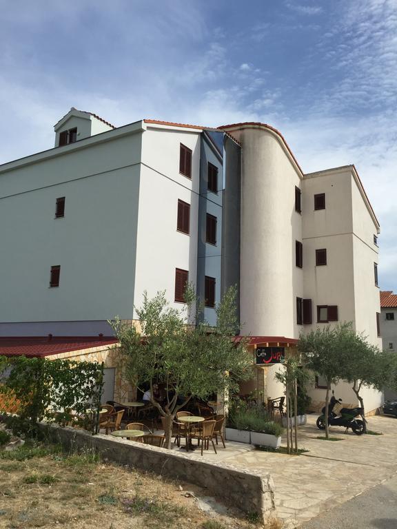 Apartments Villa Cherry Novalja Luaran gambar